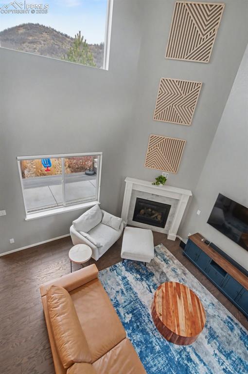 Image 24 of 50: Sitting Room