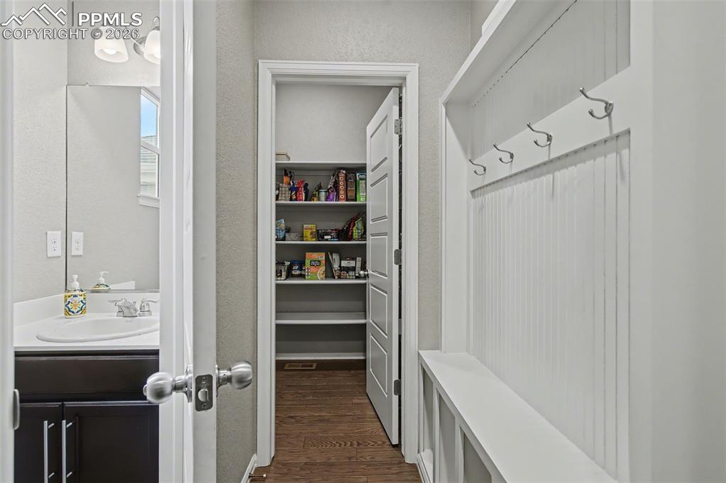 Image 25 of 50: Mud Room