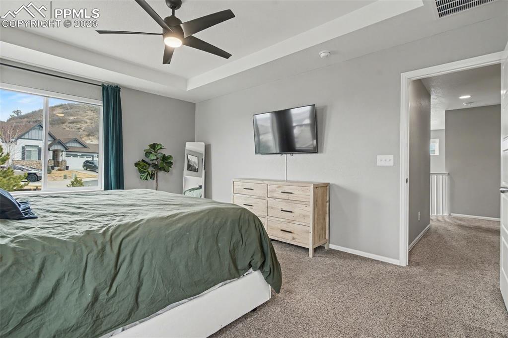 Image 29 of 50: Bedroom