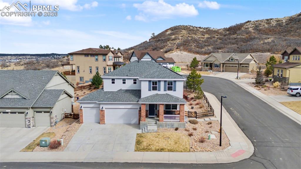 Image 7 of 50: Front of Structure