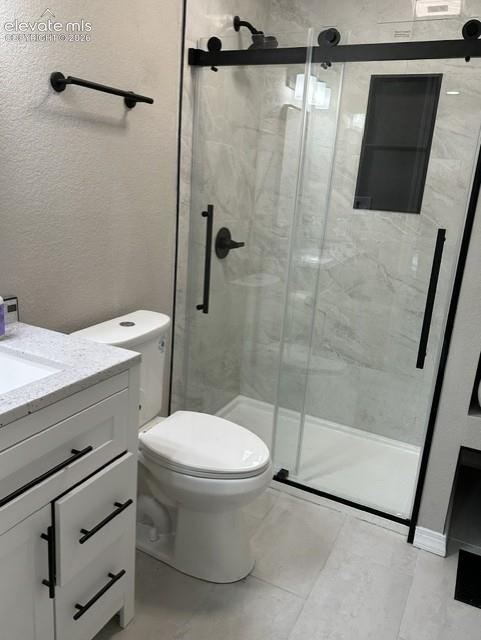 Image 12 of 14: Bathroom