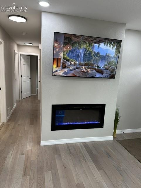 Image 9 of 14: Living Room
