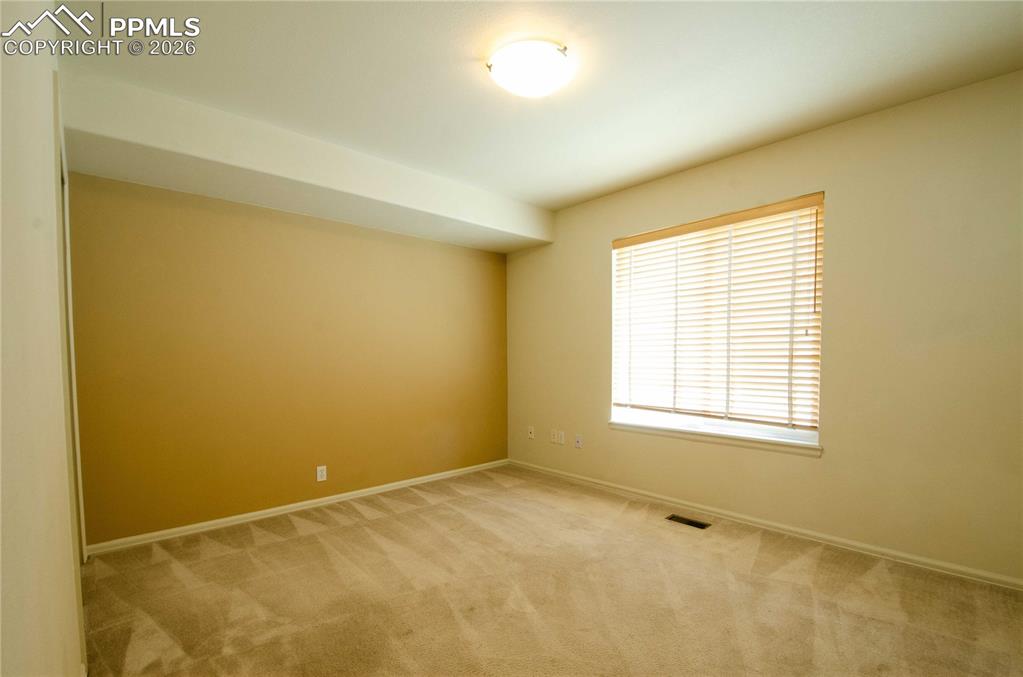 Image 17 of 50: Bedroom