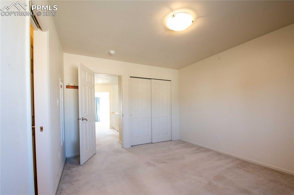 Image 29 of 50: Bedroom