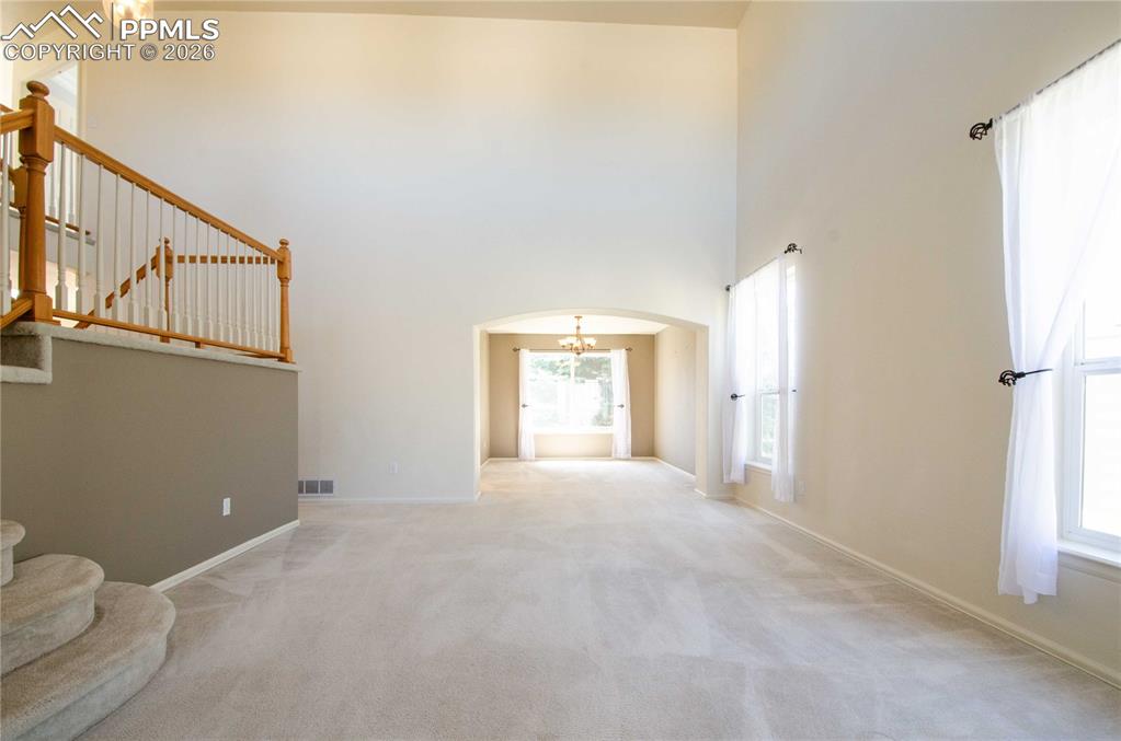 Image 4 of 50: Living Room