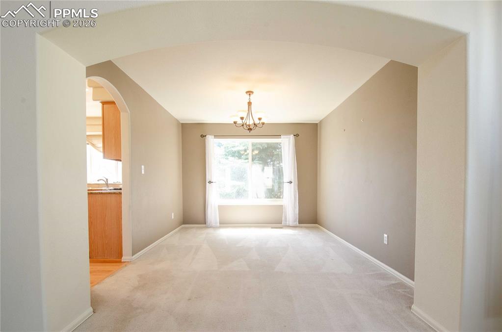 Image 7 of 50: Dining Room