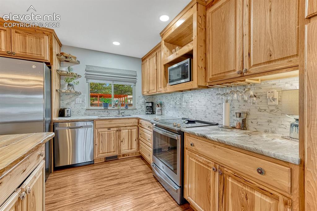 Image 12 of 35: Kitchen
