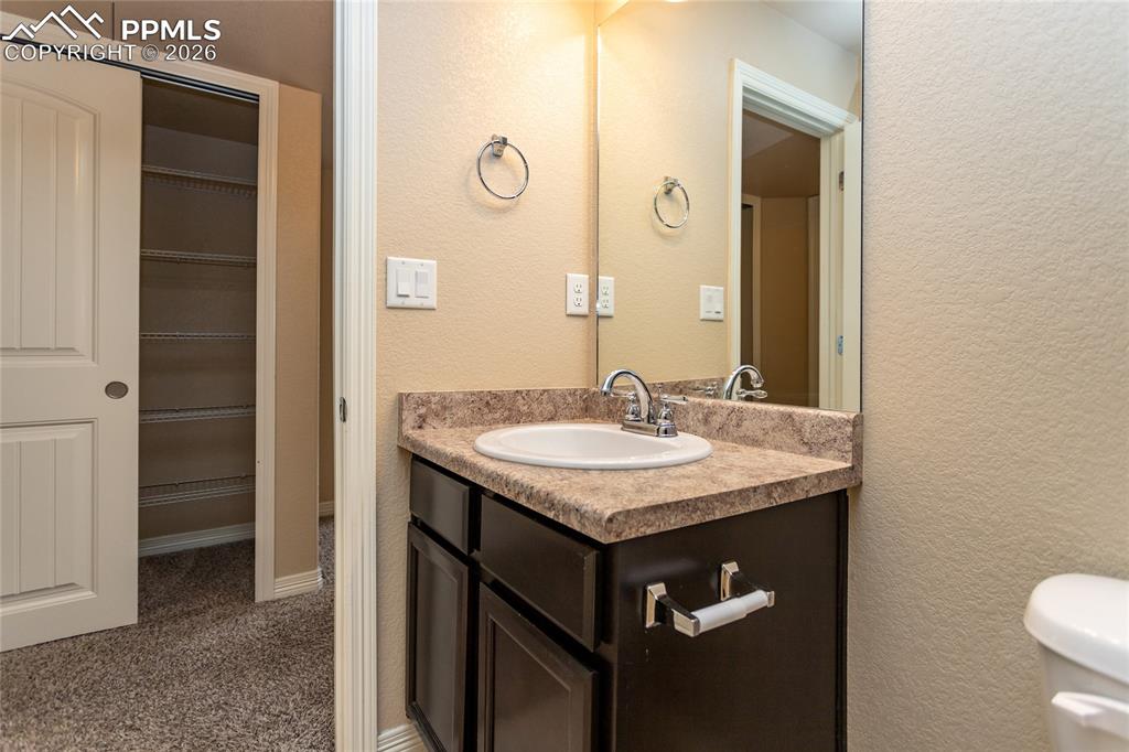 Image 37 of 49: Bathroom