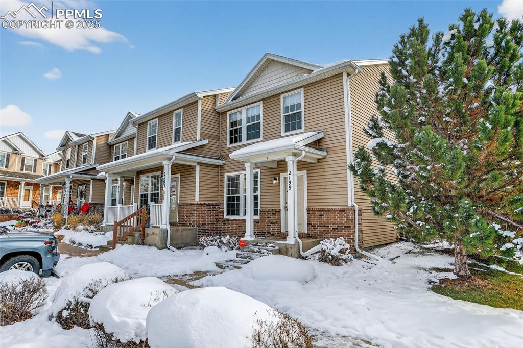 Image 3 of 36: Beautifully upgraded end unit townhome!