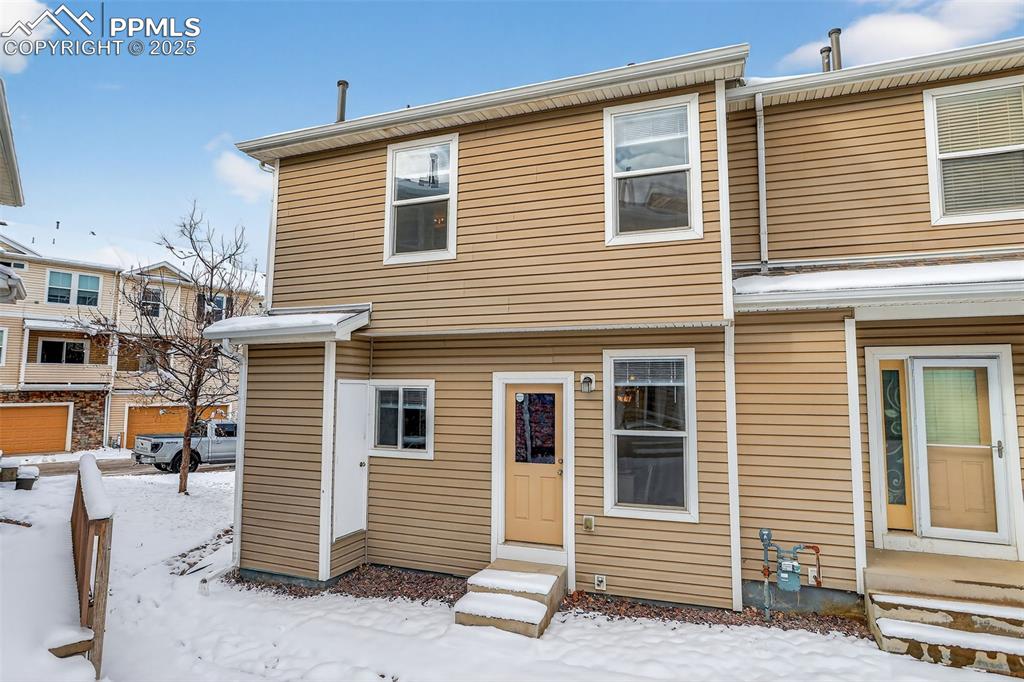 Image 31 of 36: Back of Structure