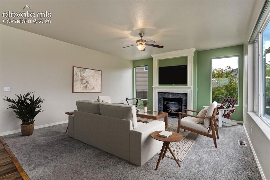 Image 10 of 50: Living Room