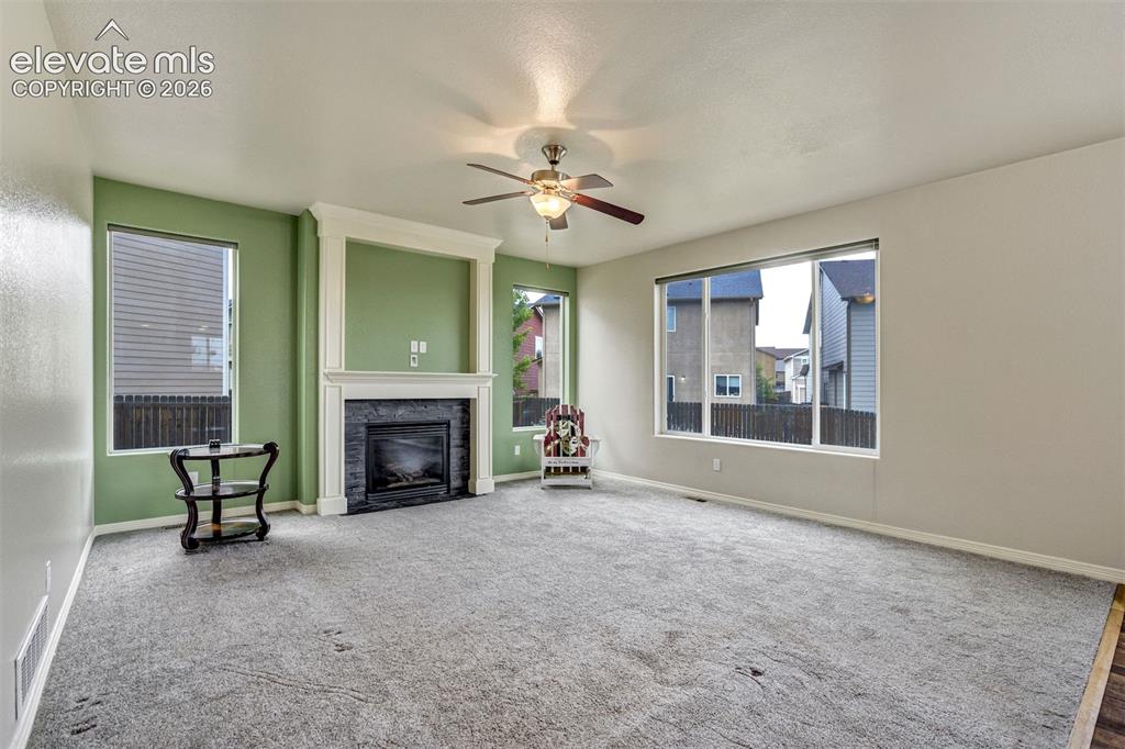 Image 9 of 50: Living Room