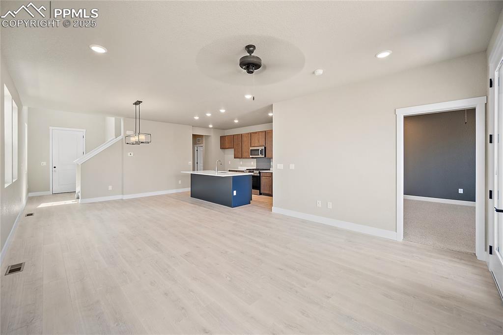 Image 14 of 32: Living Room