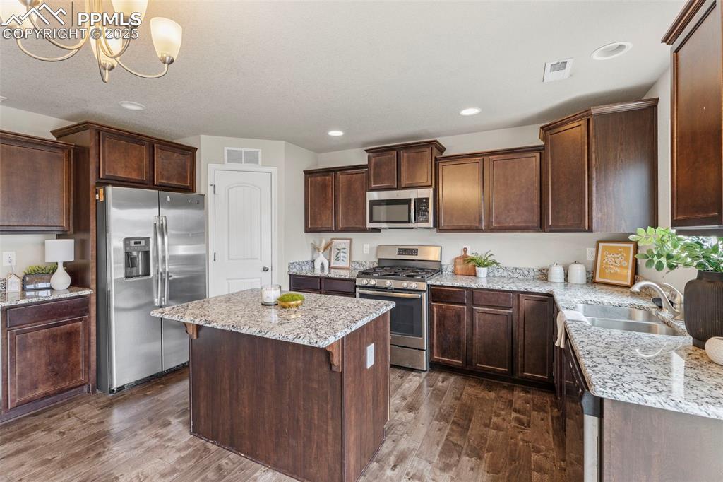 Image 5 of 26: Built in 2018 –like new!