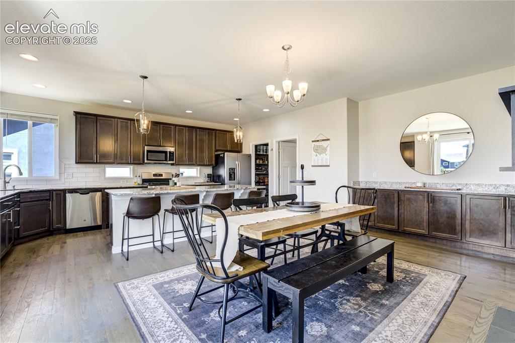 Image 10 of 48: Dining Area