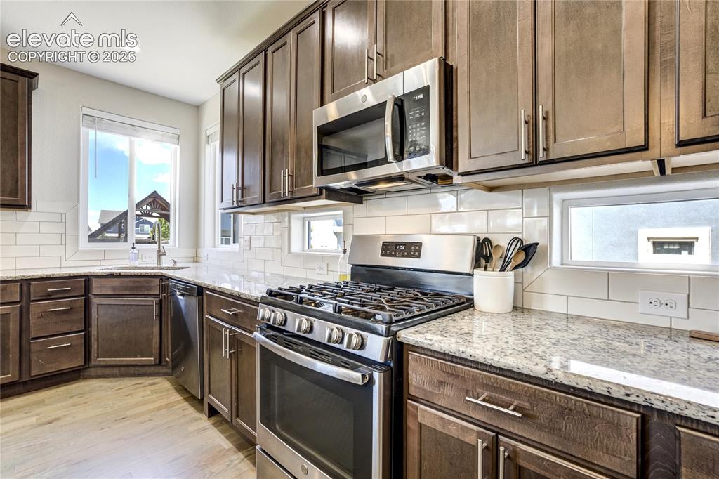 Image 14 of 48: Kitchen