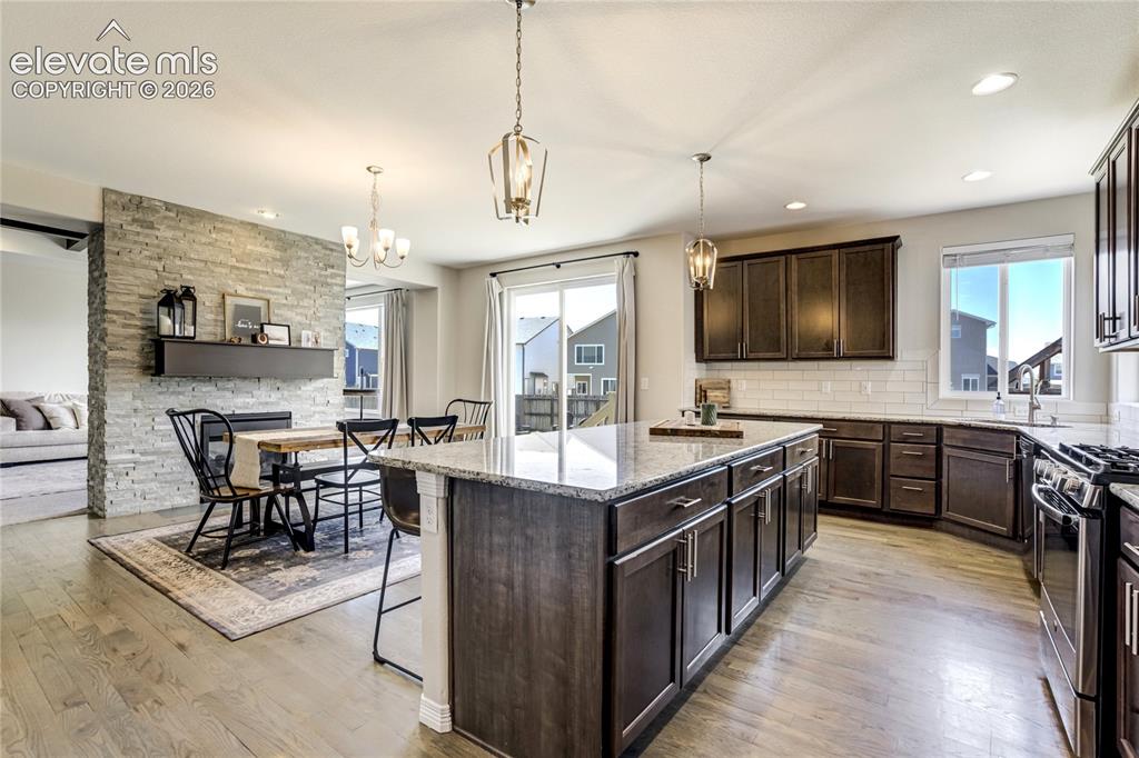 Image 15 of 48: Kitchen
