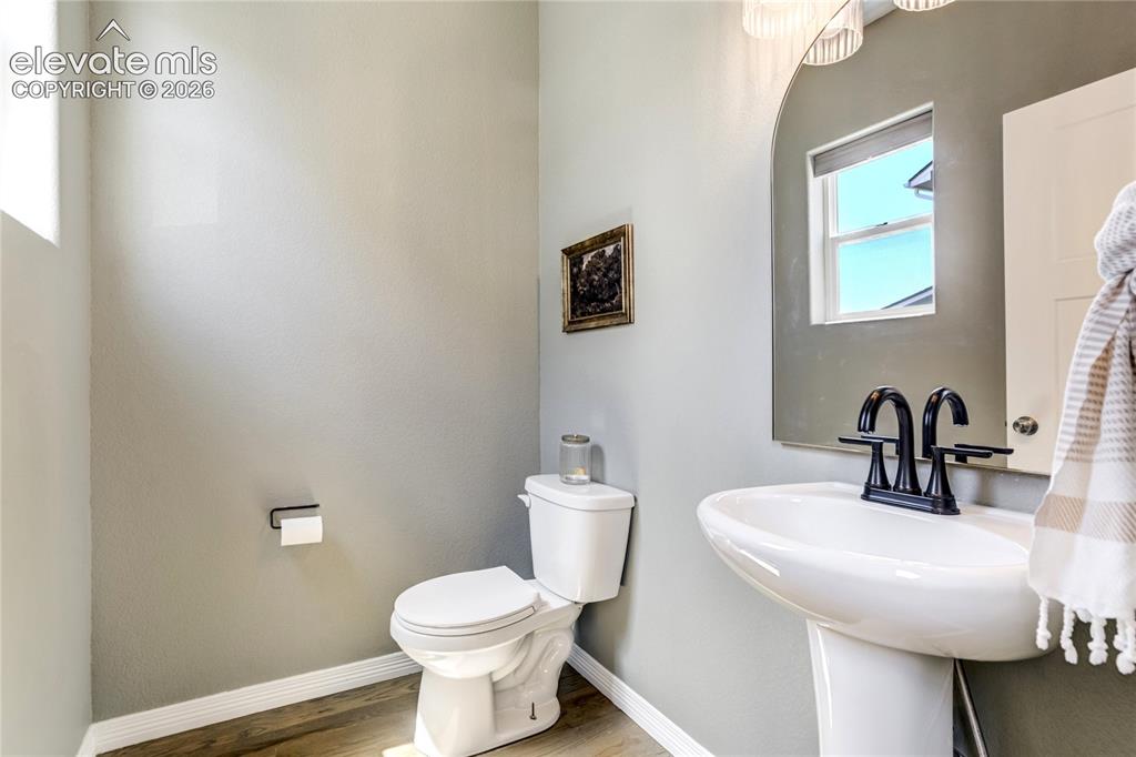 Image 20 of 48: Bathroom
