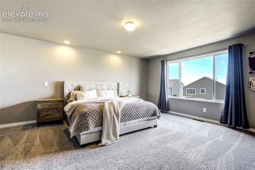 Image 22 of 48: Master Bedroom