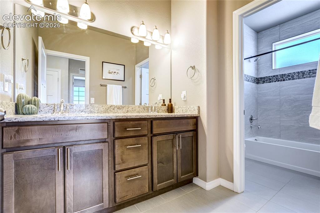 Image 29 of 48: Bathroom