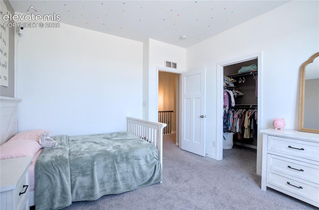 Image 32 of 48: Bedroom