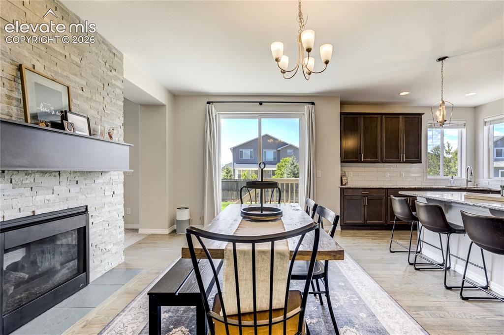 Image 9 of 48: Dining Area