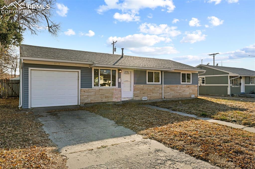 Image 3 of 28: Front of Structure