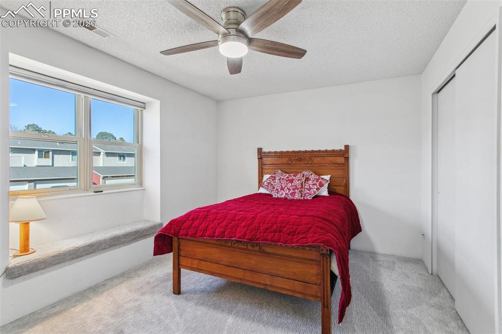 Image 14 of 21: Bedroom