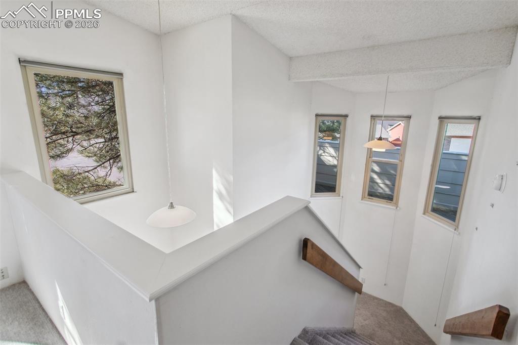 Image 6 of 21: Entrance Foyer