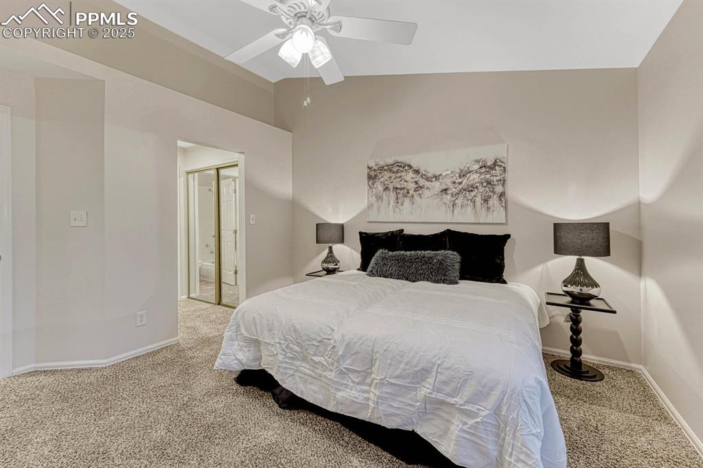 Image 18 of 50: Bedroom