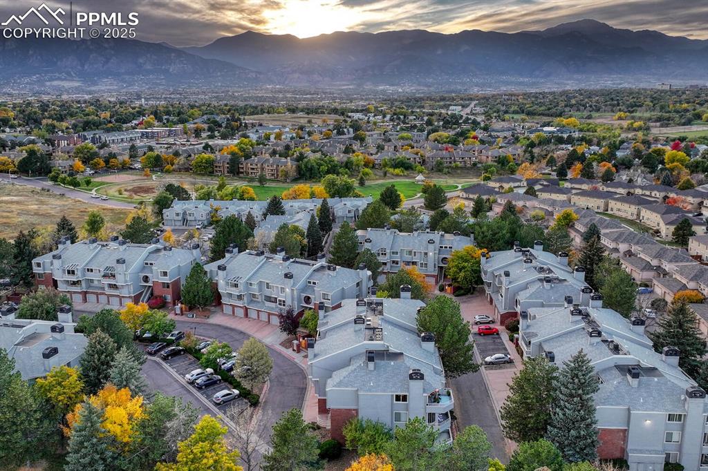 Image 2 of 50: Neighborhood views