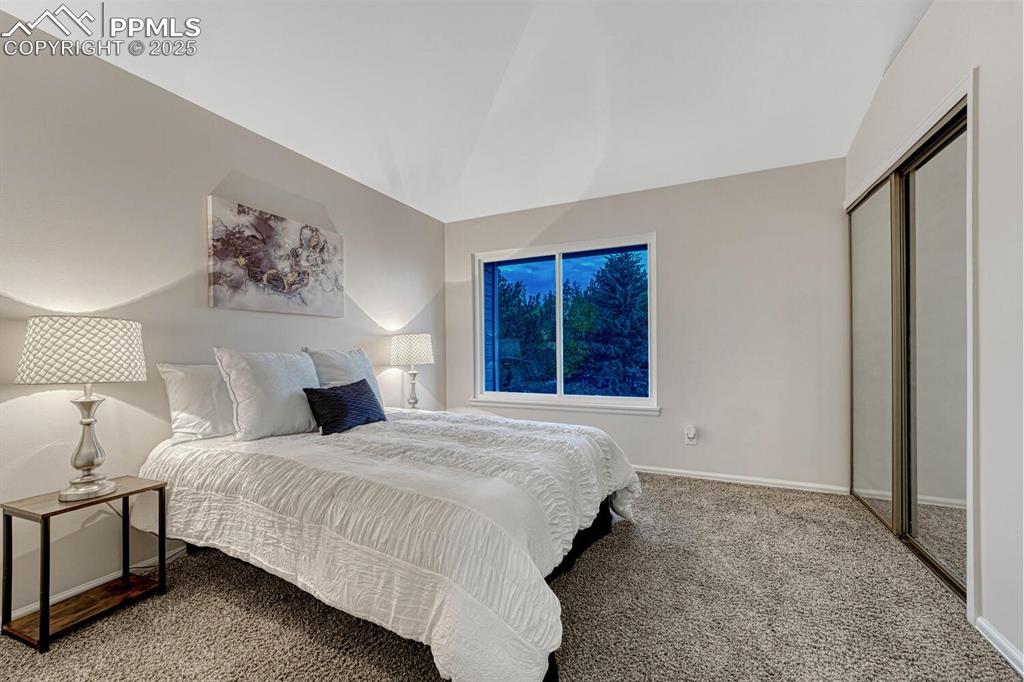 Image 22 of 50: Bedroom