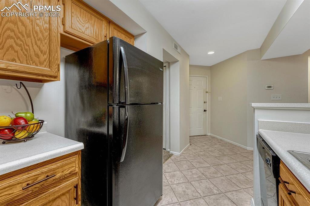 Image 35 of 50: Kitchen