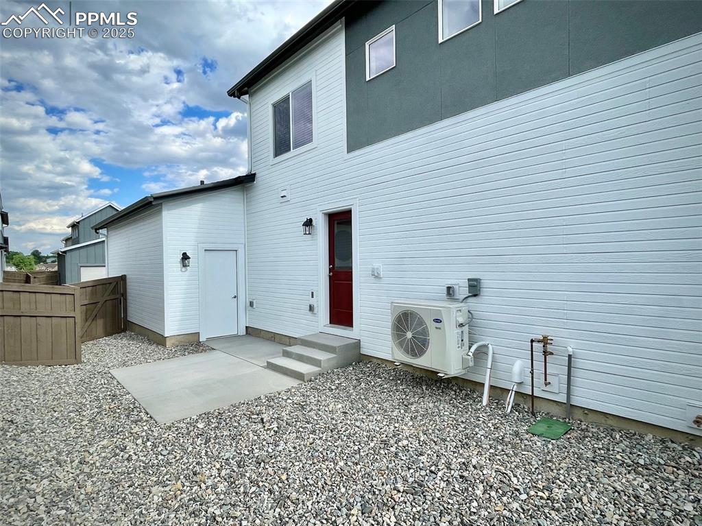 Image 18 of 23: Side of Structure