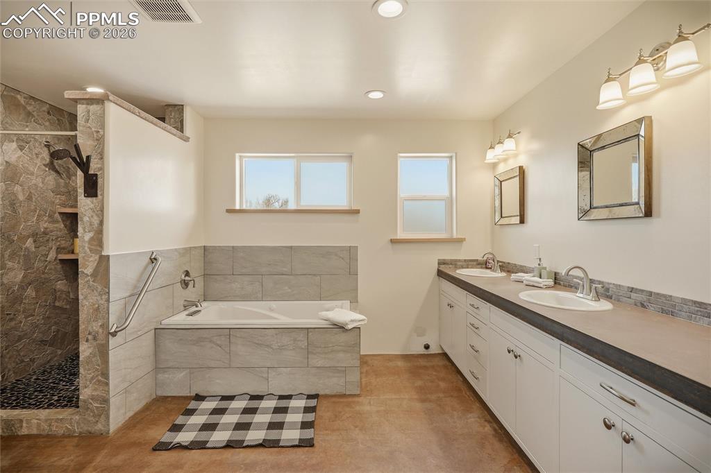 Image 27 of 50: Master Bathroom