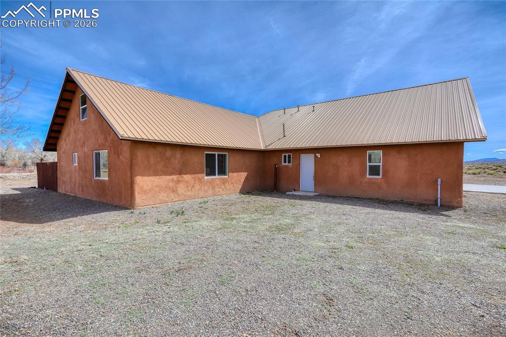 Image 29 of 50: The River Lodge - Studio Apartment