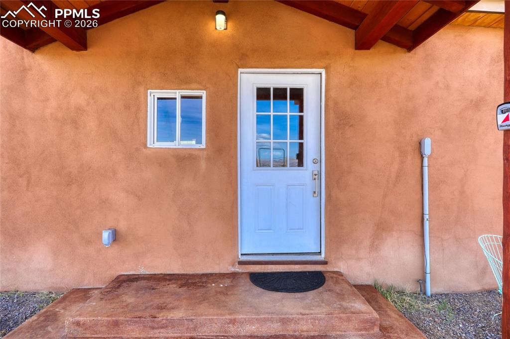 Image 33 of 50: Entry