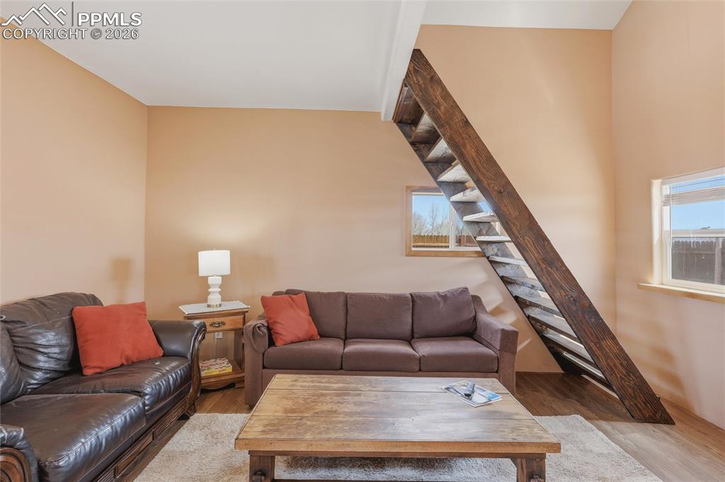 Image 35 of 50: Living Room