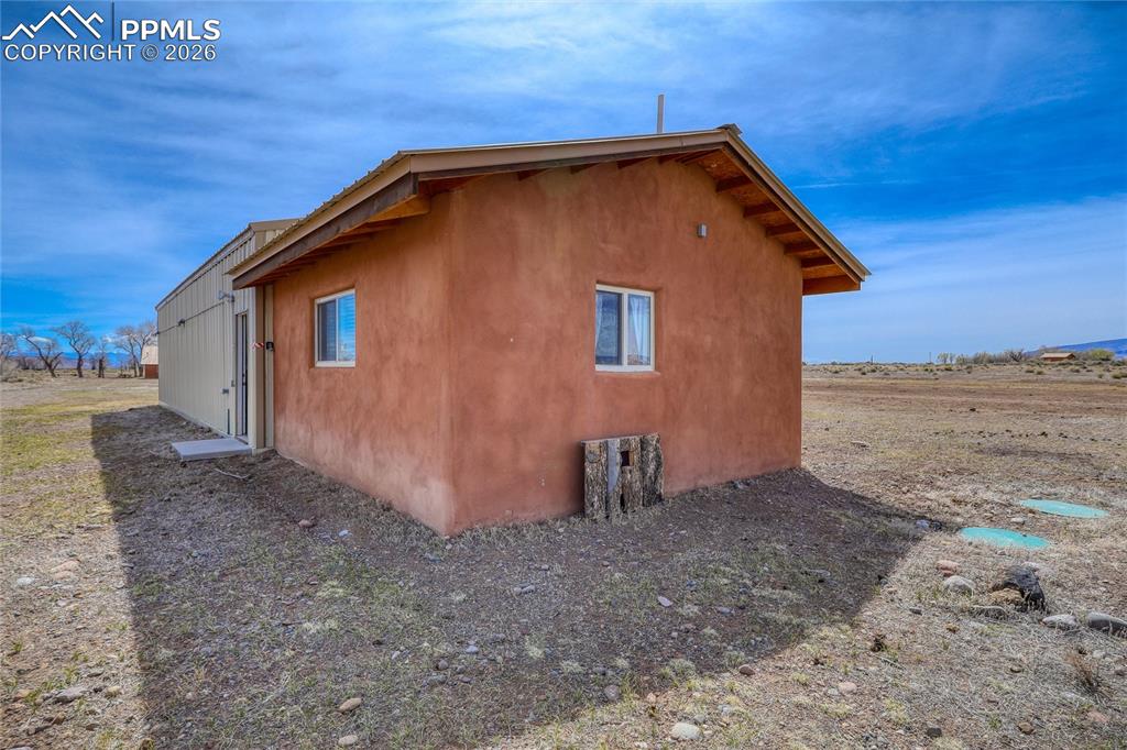 Image 39 of 50: The River & Real - Studio