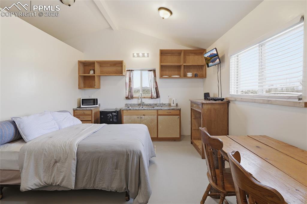 Image 42 of 50: Bedroom