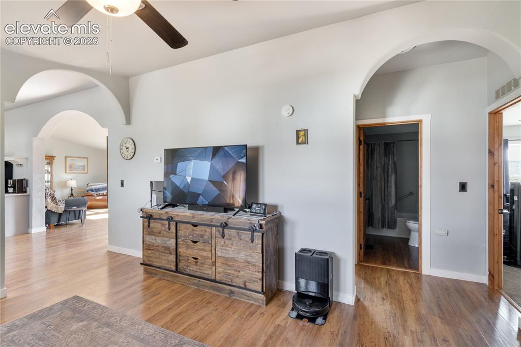 Image 13 of 36: Family Room
