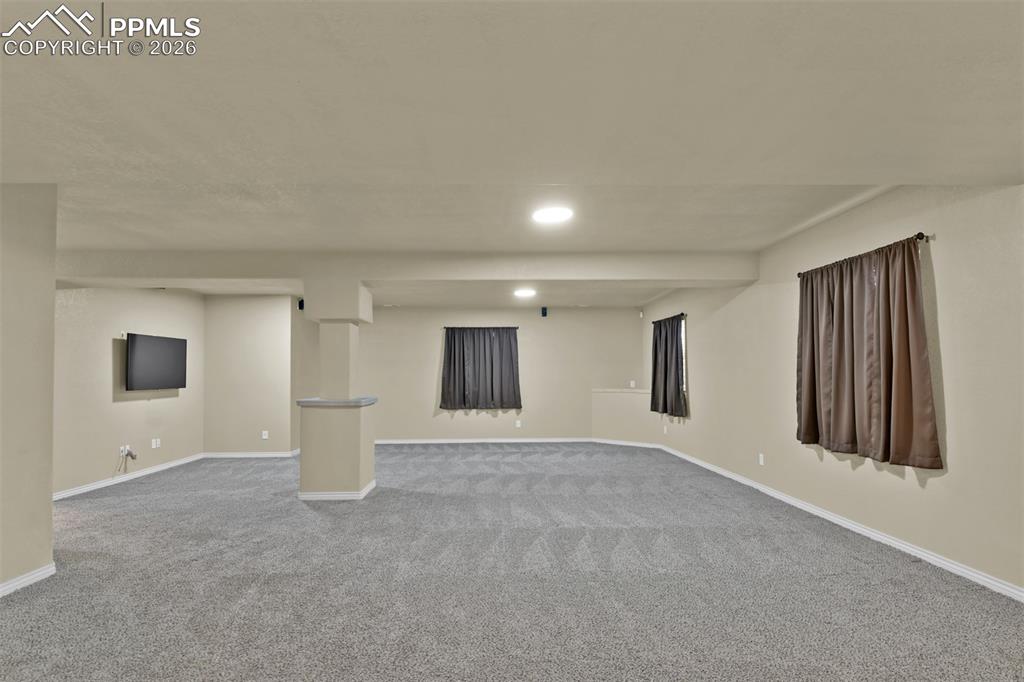 Image 33 of 50: Family Room