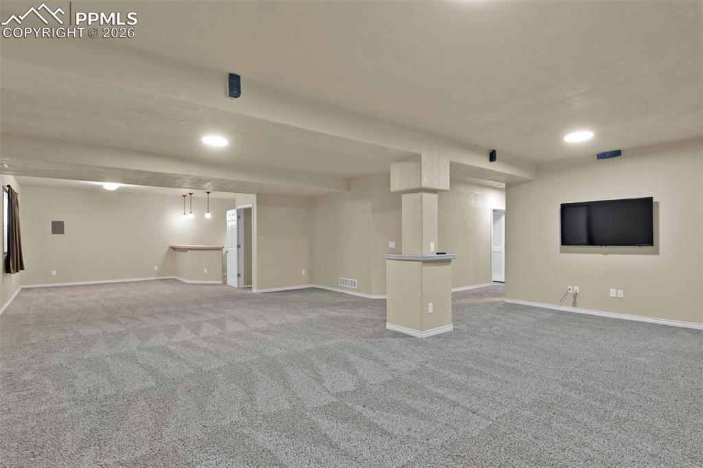 Image 34 of 50: Family Room