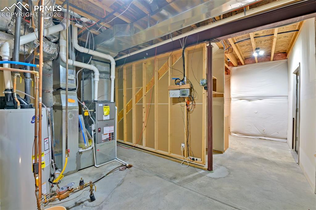 Image 40 of 50: Utility Room