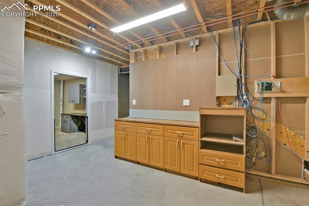 Image 41 of 50: Storage