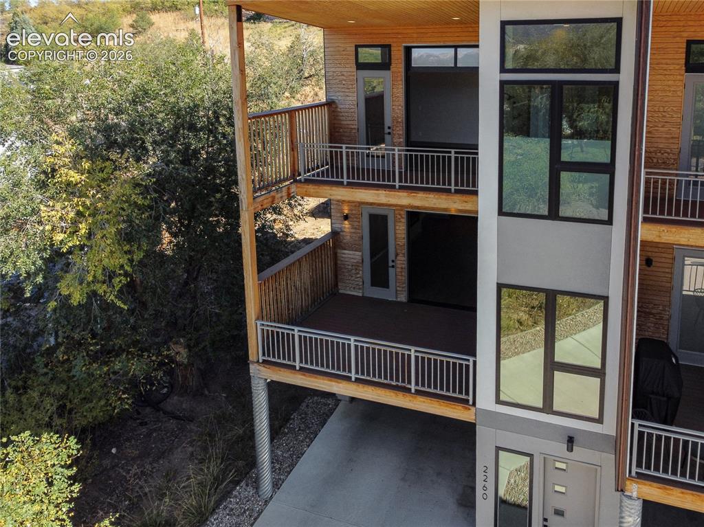 Image 4 of 45: Private Balcony