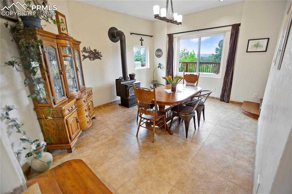 Image 9 of 40: Dining Area