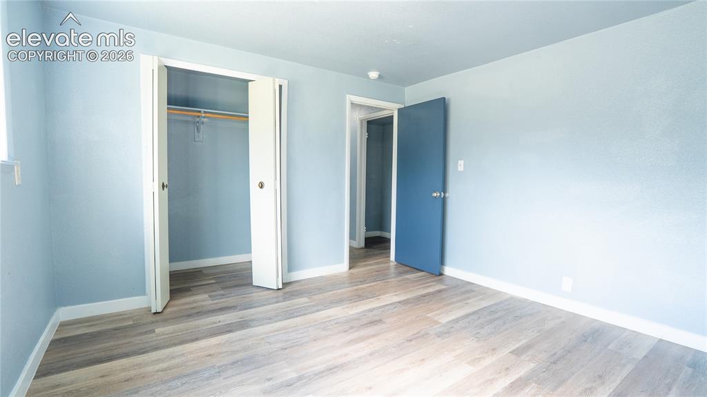 Image 16 of 30: Bedroom
