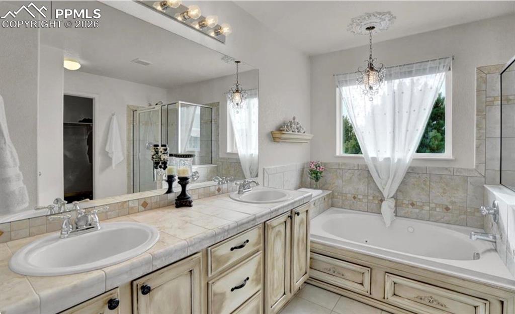 Image 21 of 26: Bathroom