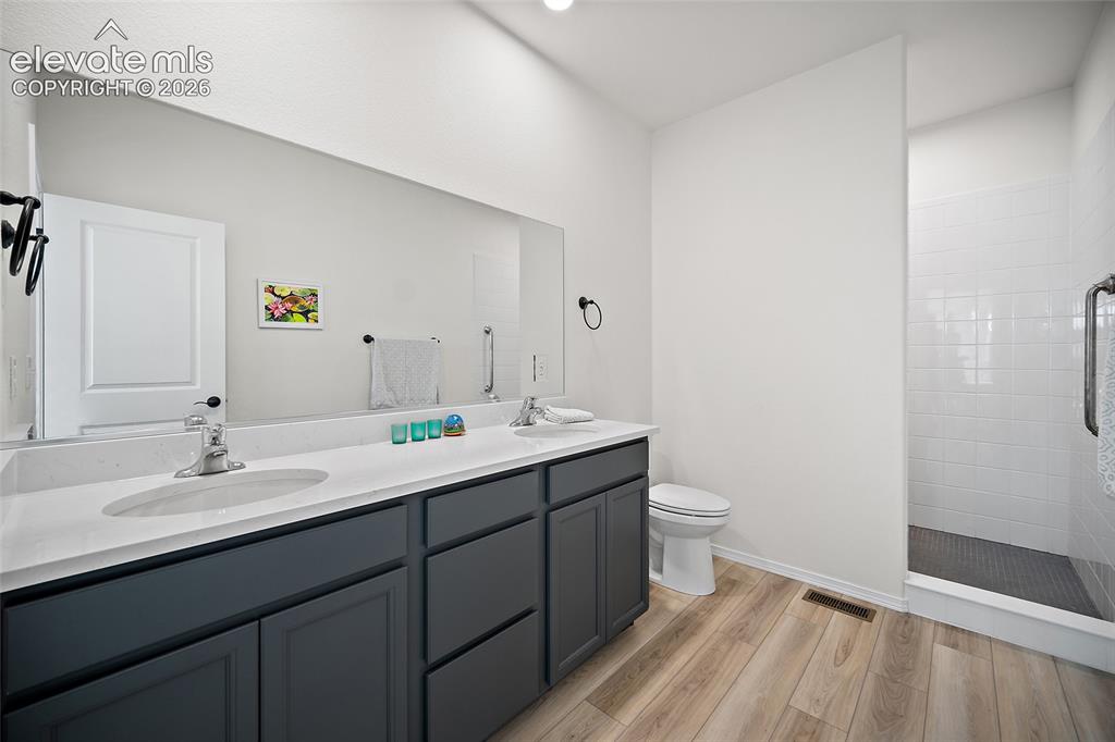 Image 12 of 25: Master Bathroom